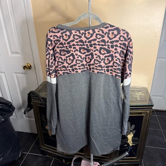 Gray and Pink Leopard Print Sweater - Picture 3 of 3